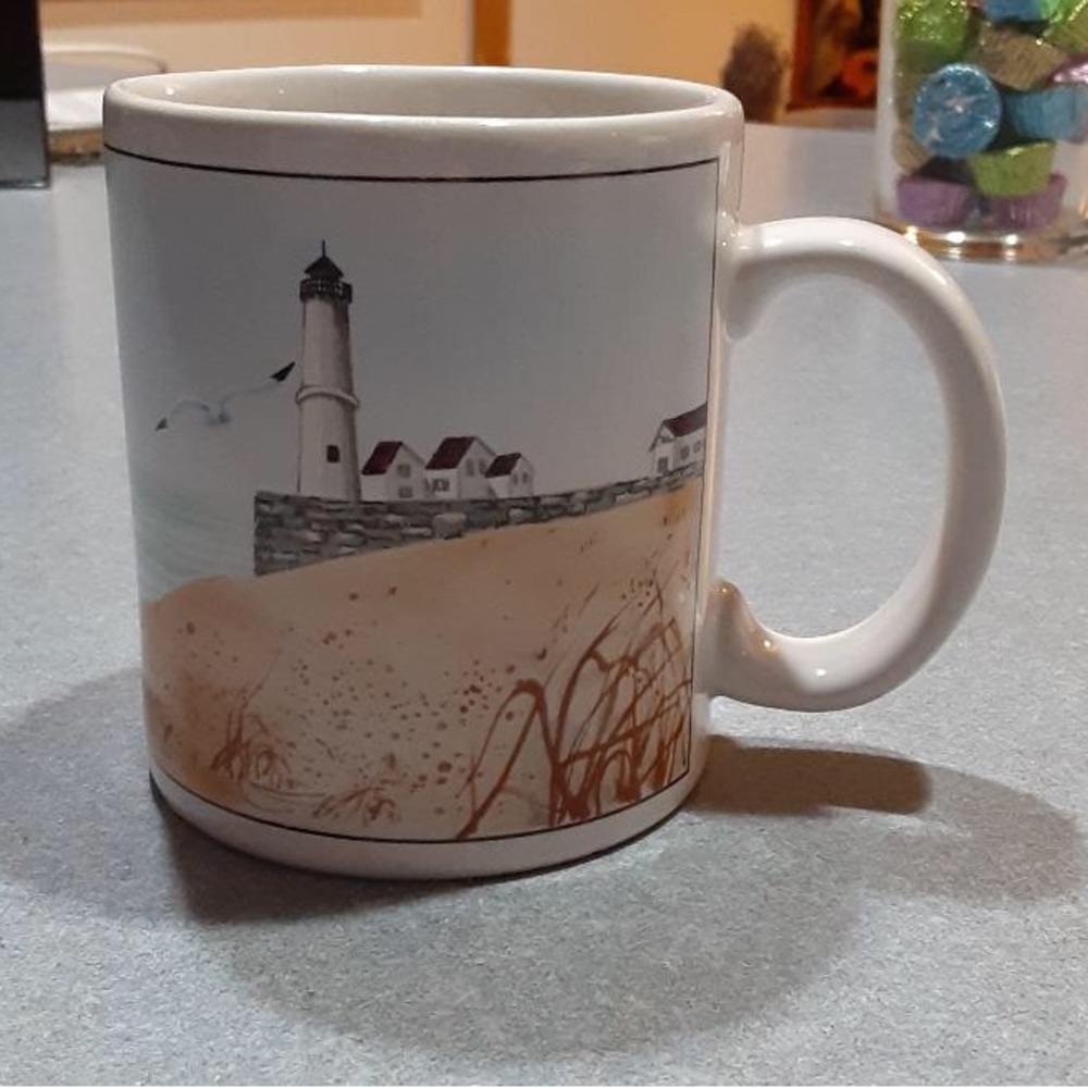 ISO: Mug with seagulls and lighthouse - NOT FOR SALE (IN SEARCH OF)